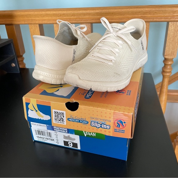 Skechers Slip-ins Sneakers Virtue - Divinity, Cream color - Picture 2 of 9